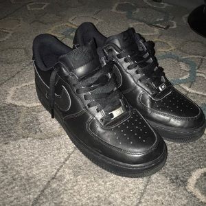 Black air force 1's. size 9
